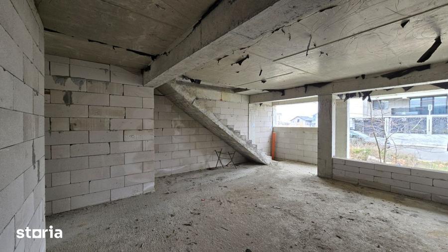 Casă cu 6 camere cu Teren 400 Mp în Năvodari