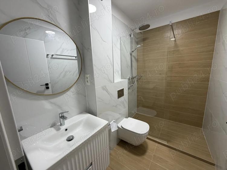 Apartament cu 4 camere decomandat în Pescărie
