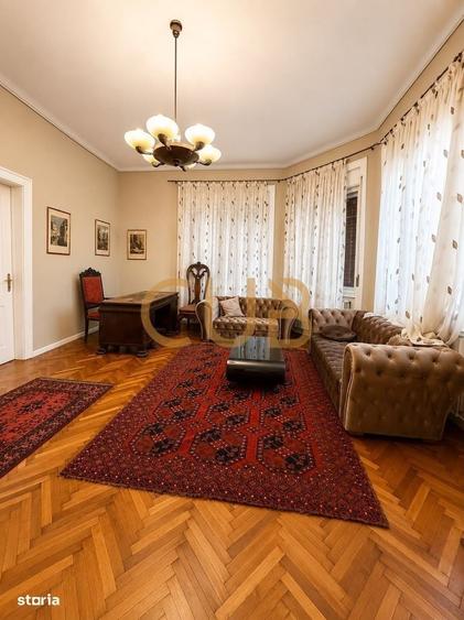 Apartament cu 4 camere în Central