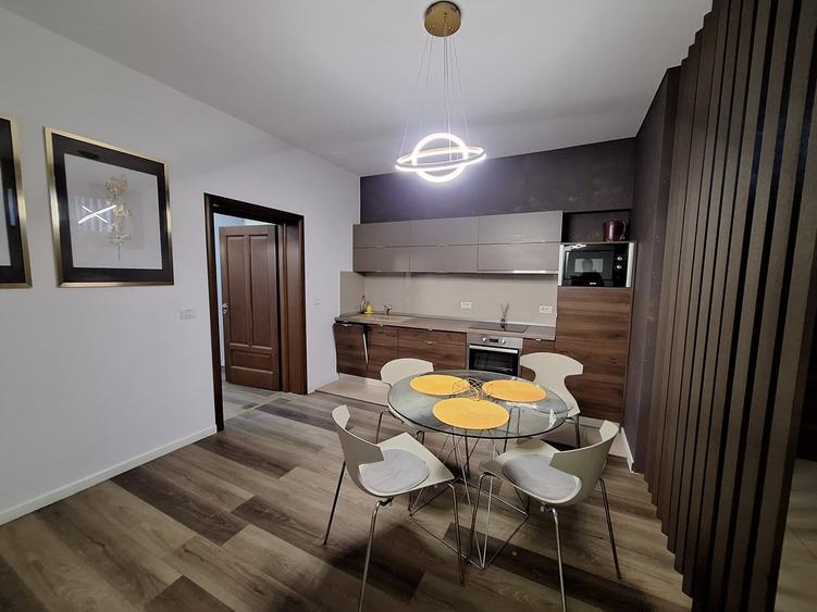 Apartament cu 3 camere decomandat, mobilat în Lipovei