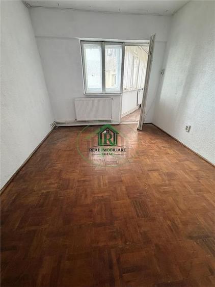 Apartament cu 3 camere decomandat în Bălcescu