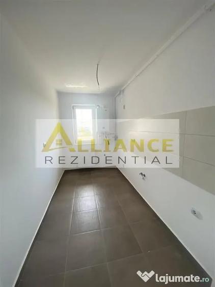 Apartament cu 3 camere decomandat în Berceni