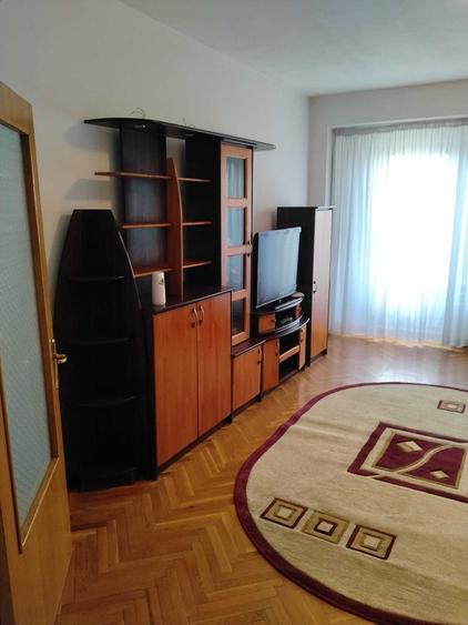 Apartament cu 3 camere decomandat în Nerva Traian