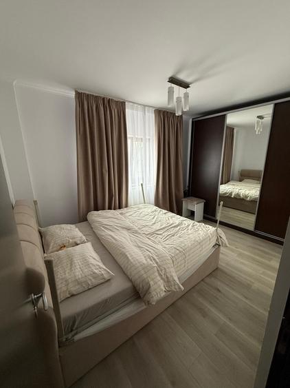 Apartament cu 3 camere semidecomandat în Doamna Ghica