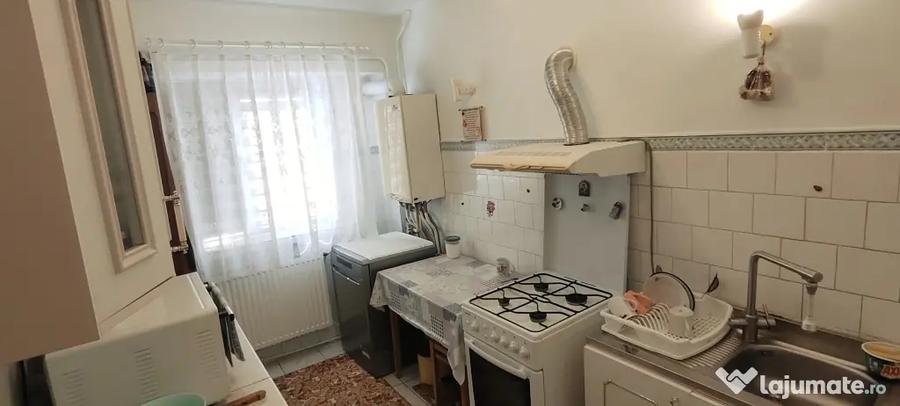 Apartament cu 2 camere decomandat în Est