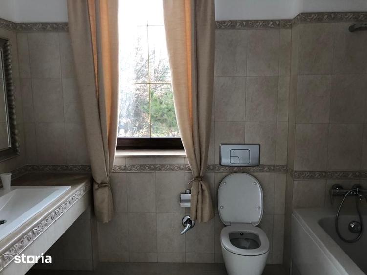 Casă cu 6 camere cu Teren 400 Mp în Central