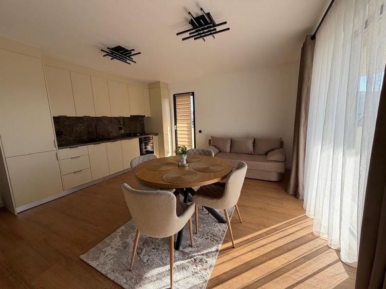 Apartament cu 3 camere în Florești
