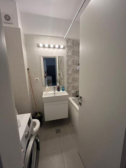 Apartament cu 3 camere decomandat, mobilat în Parcul Carol