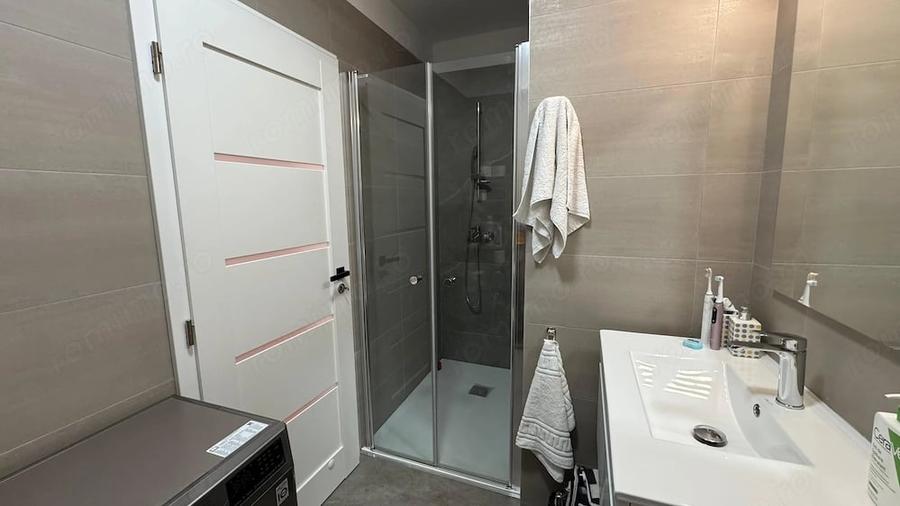 Apartament cu 3 camere în Telegrafului