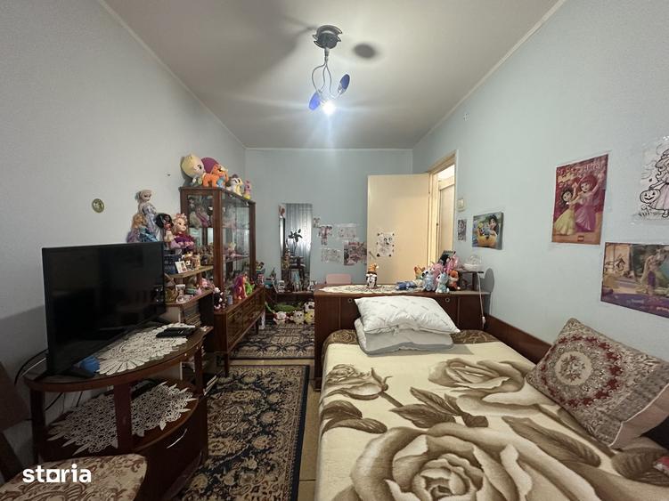 Apartament cu 3 camere semidecomandat în Malu Roșu