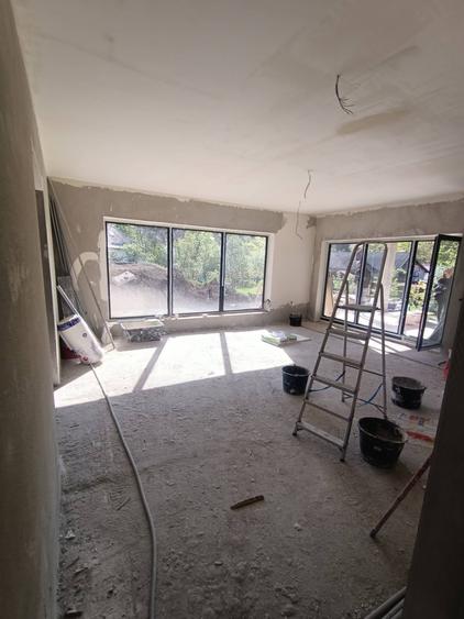 Casă cu 4 camere cu Teren 600 Mp în Central