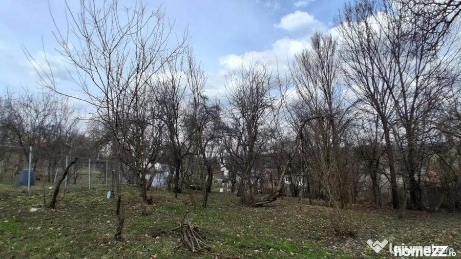 Casă cu 4 camere cu Teren 1600 Mp în Central