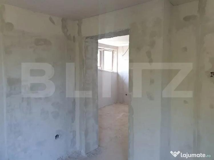 Casă cu 7 camere cu Teren 1000 Mp în Central
