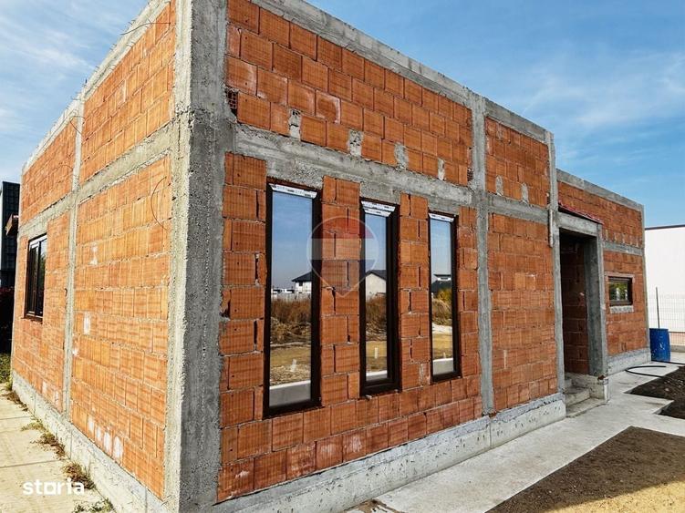 Casă cu 3 camere în Domnești