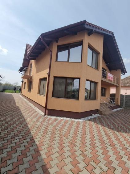 Casă cu 4 camere în Central