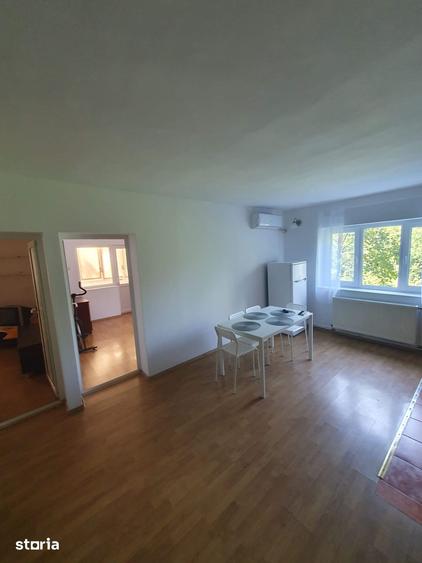 Apartament cu 3 camere decomandat în Tătărași
