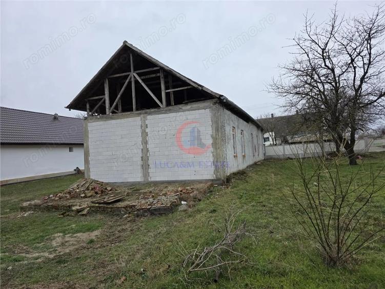 Casă cu Teren 1000 Mp în Pișchia
