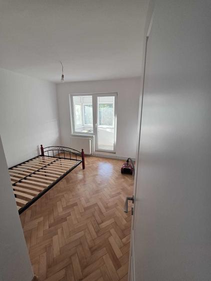 Apartament cu 2 camere decomandat în Curteni