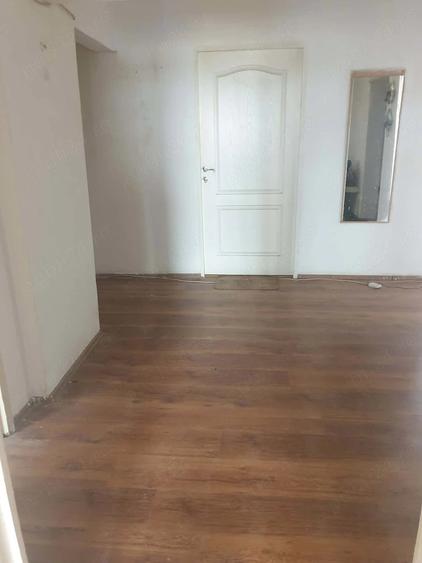 De vanzare apartament decomandat 4 camere, 2 bai, balcon, Astronau?ilor nr 1 , pe Careiului - 9