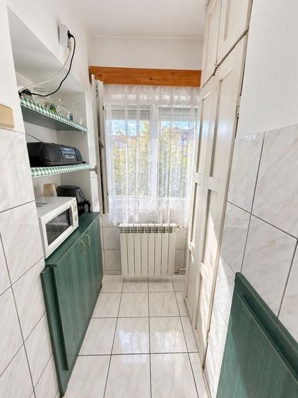 Garsonieră decomandată în Decebal