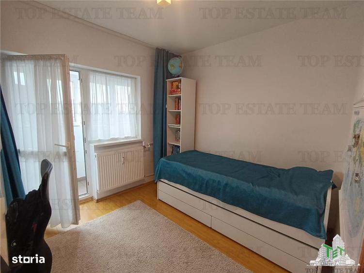 Apartament cu 3 camere decomandat în Grivița