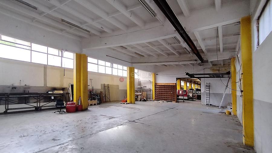 Spațiu industrial, de 215 mp, în Bartolomeu