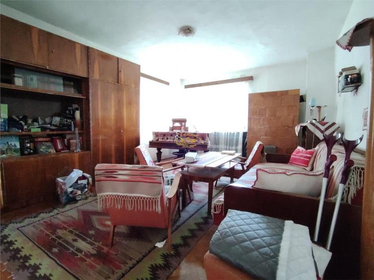 Casă cu 3 camere cu Teren 624 Mp în Central