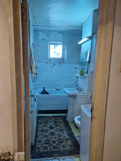 Apartament cu 3 camere decomandat în Drăgășani