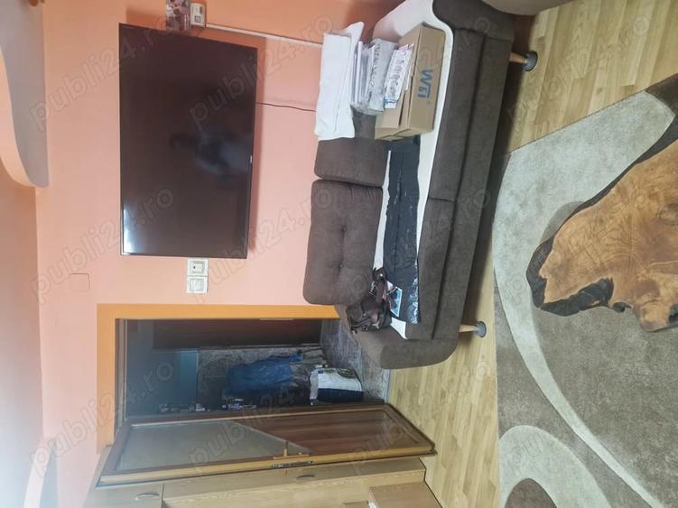 Apartament cu 3 camere semidecomandat în Central