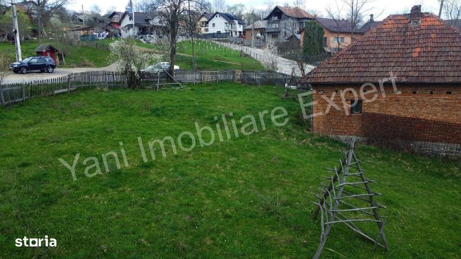 Casă cu 2 camere cu Teren 5800 Mp în Valea Danului