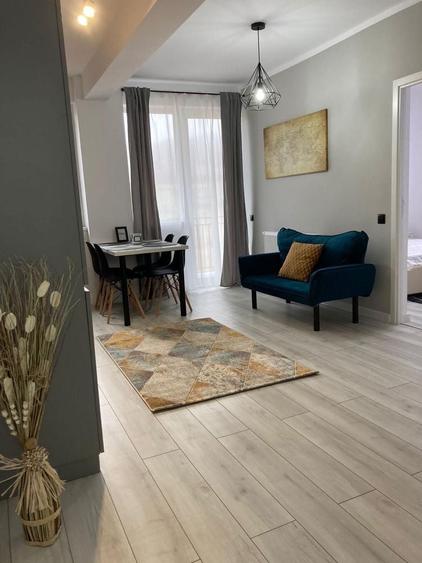 Apartament cu 3 camere decomandat în Florești