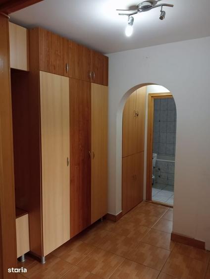 Apartament cu 2 camere decomandat în Nicolina