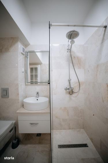 Apartament cu 3 camere decomandat în Breazu