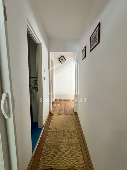 Apartament cu 3 camere semidecomandat, mobilat în Micro 15