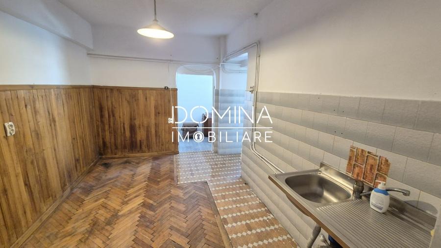 Apartament cu 4 camere decomandat în Ultracentral