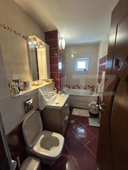 Apartament cu 3 camere decomandat în Micro 5