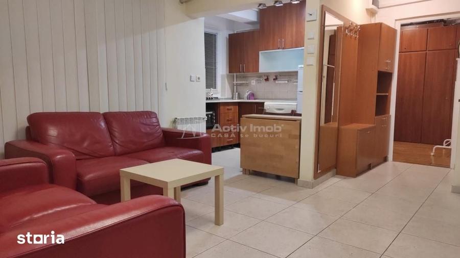 Apartament cu 3 camere în Romană