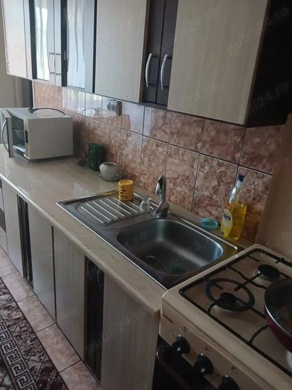 Apartament cu 4 camere semidecomandat în Beclean