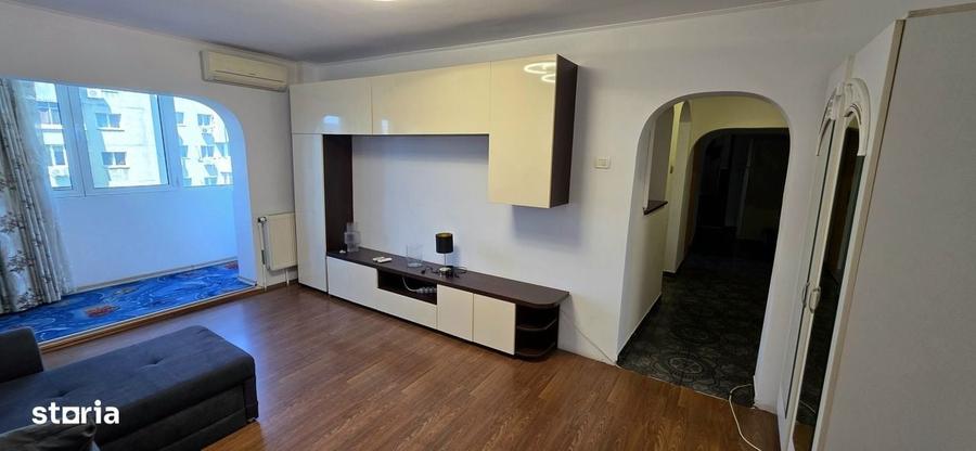 Apartament cu 3 camere decomandat în Crângași
