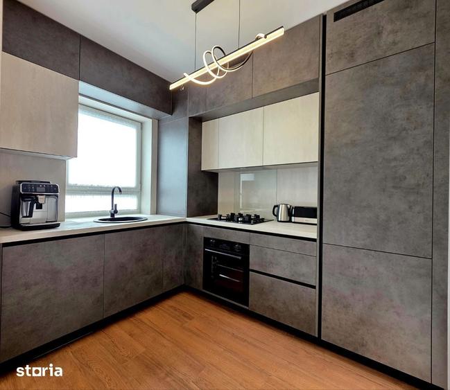 Apartament cu 4 camere în Tractorul
