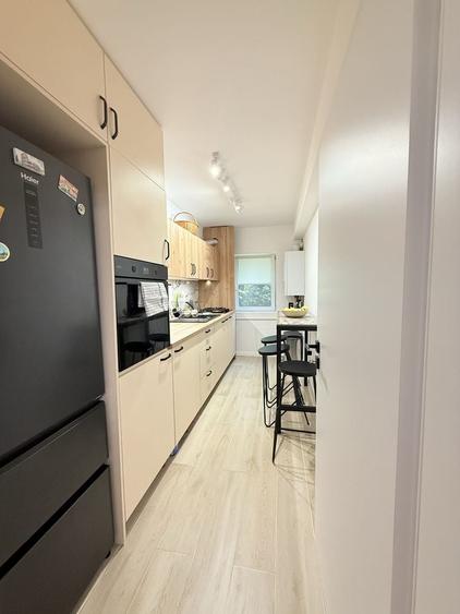 Apartament cu 3 camere decomandat în Florești