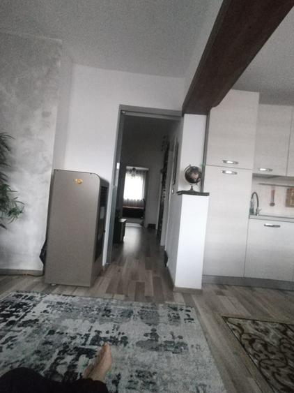 Apartament cu 3 camere decomandat în Ostra