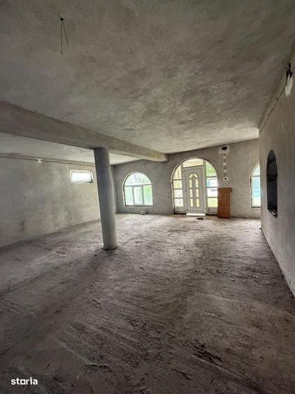 Casă cu 4 camere în Botizului