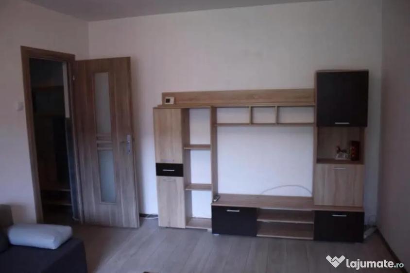 Apartament cu 2 camere semidecomandat în Astra
