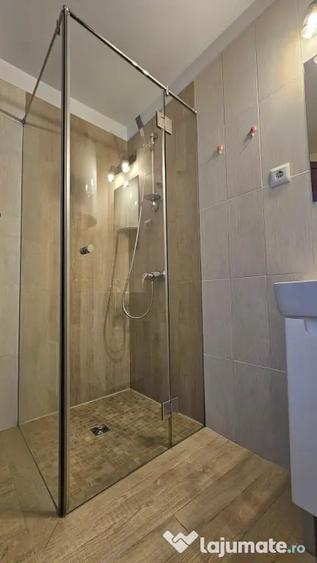 Garsonieră decomandată în Central