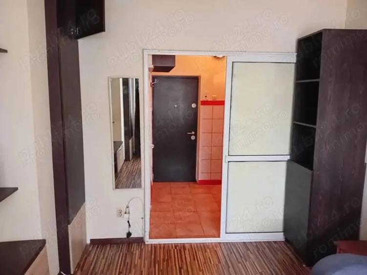 Garsonieră semidecomandată în Far