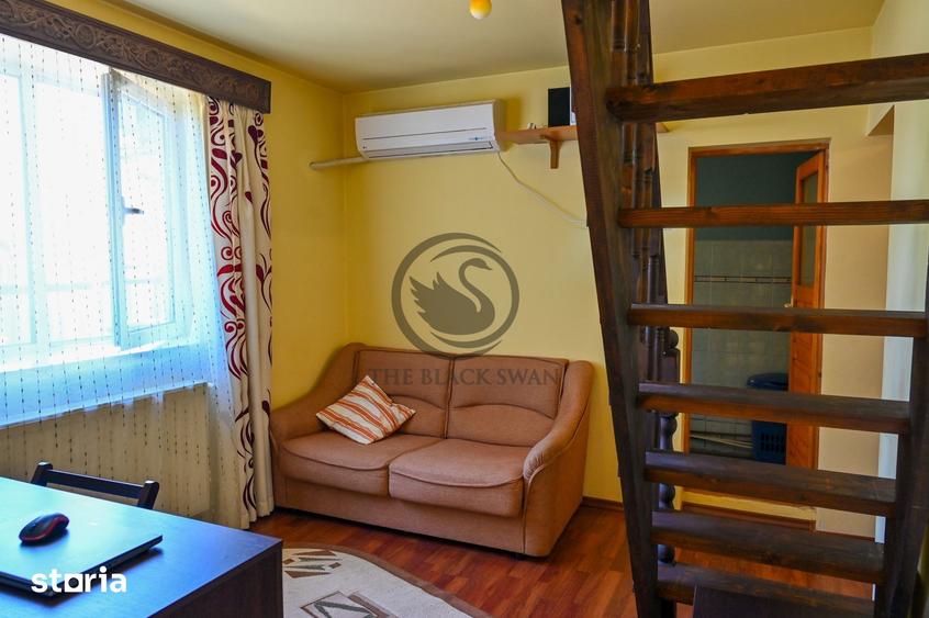 Casă cu 7 camere cu Teren 432 Mp în Vest