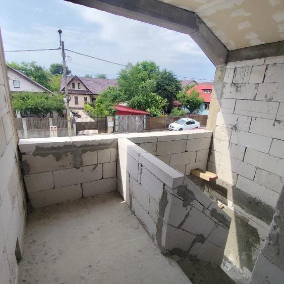 Casă cu Teren 200 Mp în Central
