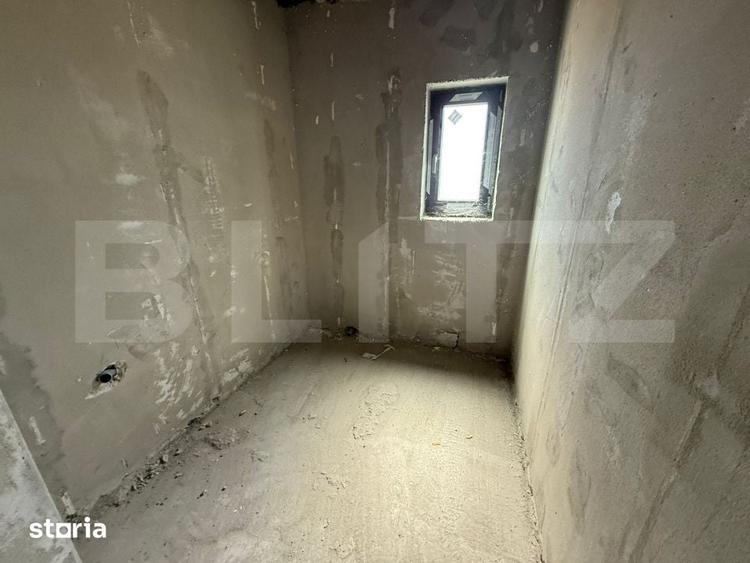 Casă cu 5 camere cu Teren 389 Mp în Cârcea