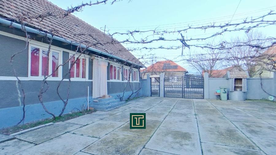 Casă individuală cu 5 camere cu Canalizare în Cermei